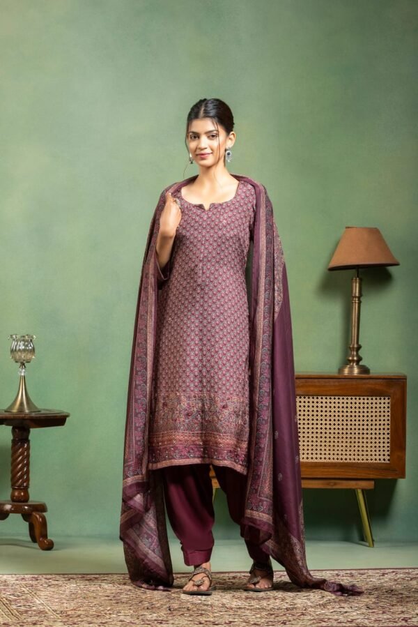 Ramtex pure muslin suit with muslin digital duppatta - Image 4