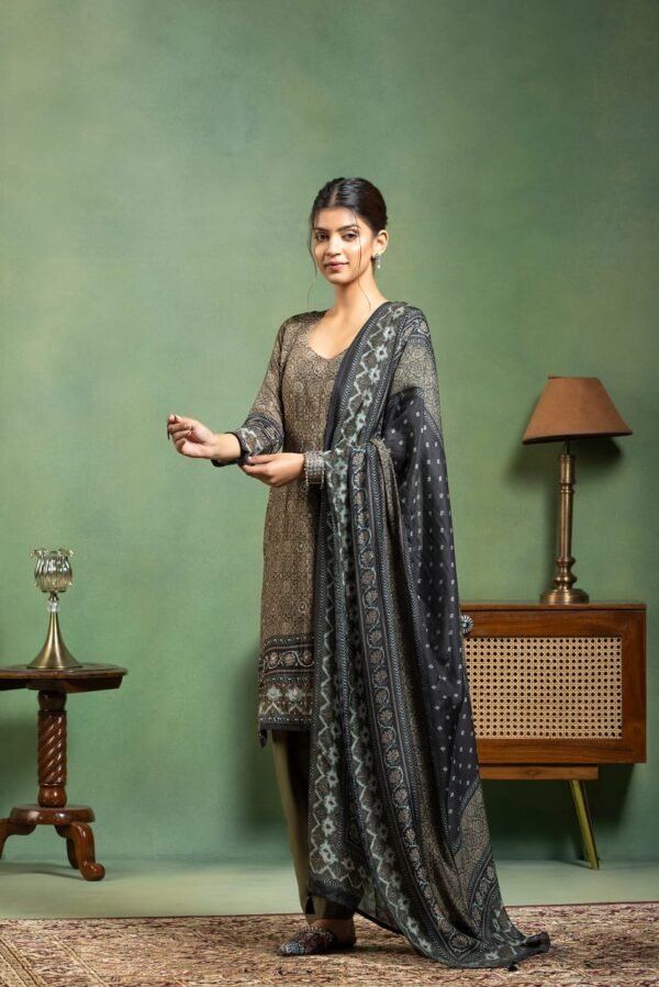 Ramtex pure muslin suit with muslin digital duppatta - Image 5